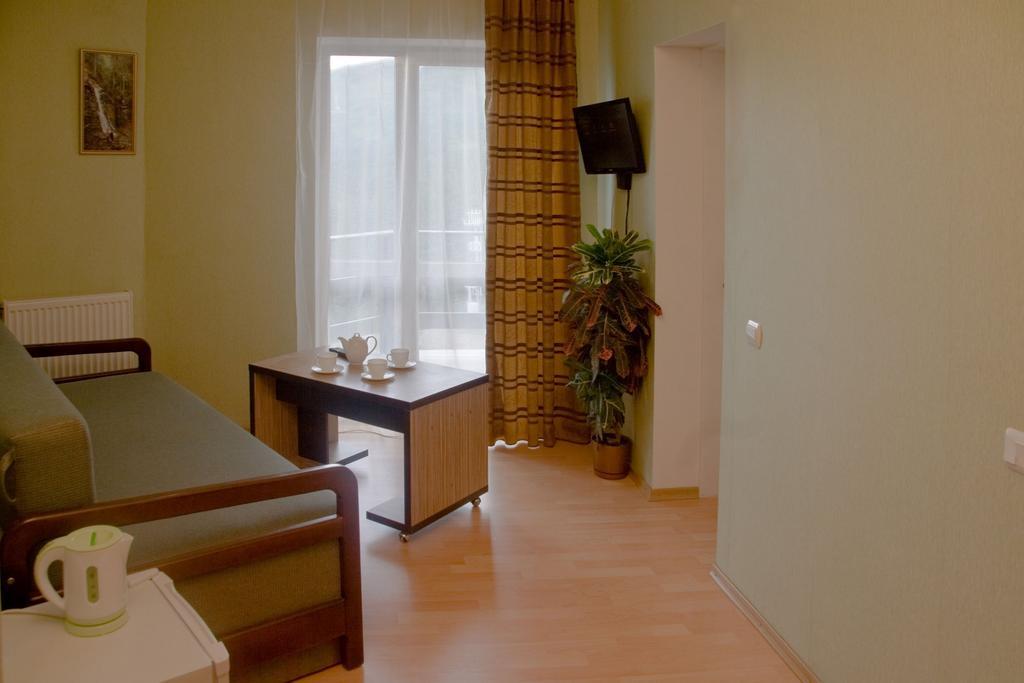 Pik Hotel Drahobrat Zimmer foto