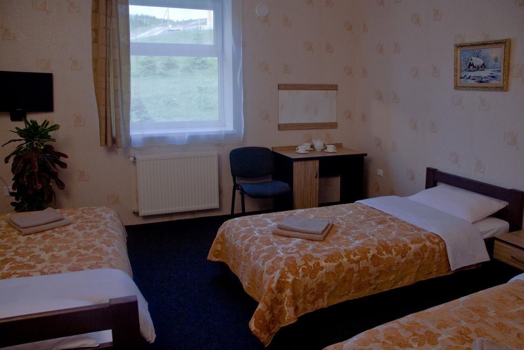 Pik Hotel Drahobrat Zimmer foto